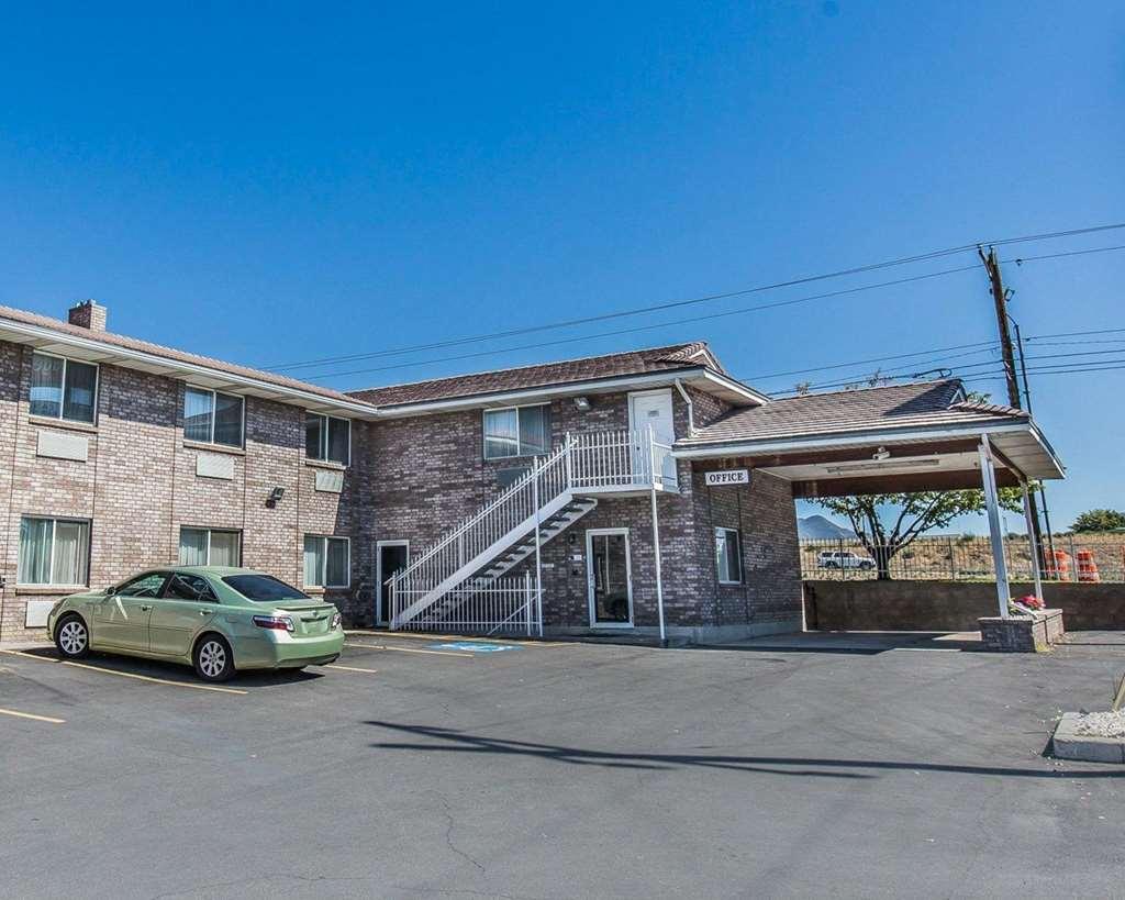 Ameri-Stay Inn & Suites Clearfield Exteriér fotografie